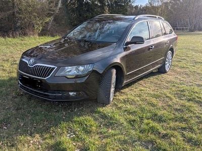 Gebraucht Skoda Superb Exclusive 140 PS (102 kW) 2014 Braun Kombi
