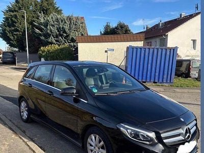 Gebraucht Mercedes B180 Style 109 PS (80 kW) 2015 Schwarz Van / Kleinbus