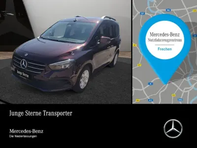 Gebraucht Mercedes T180 Progressive 116 PS (85 kW) 2025 Rot Van / Kleinbus