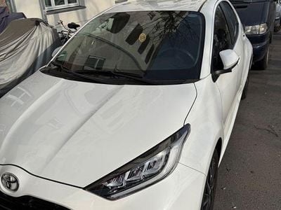 Gebraucht Toyota Yaris Comfort 125 PS (91 kW) 2023 Weiß Kleinwagen