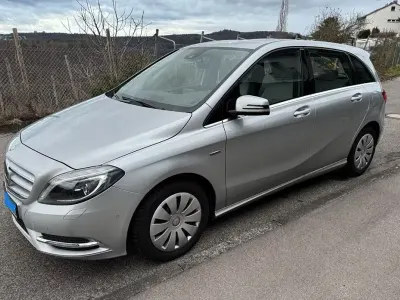 Gebraucht Mercedes B200 156 PS (114 kW) 2012 Silber Van / Kleinbus