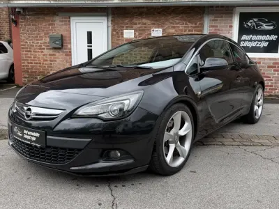 Gebraucht Opel Astra GTC Innovation 140 PS (102 kW) 2012 Schwarz Coupé