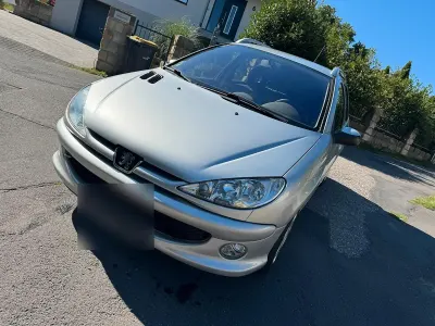 Gebraucht Peugeot 206 88 PS (64 kW) 2004 Silber Kombi