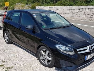 Gebraucht Mercedes B200 177 PS (130 kW) 2015 Schwarz metallic Van / Kleinbus