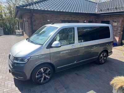 Gebraucht VW Multivan 204 PS (150 kW) 2023 Grau Van