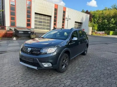 Gebraucht Dacia Logan MCV Celebration 90 PS (66 kW) 2017 Schwarz Limousine