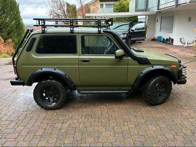Grün Gebraucht 2021 Lada niva SUV | 20.000 € (Teuer)