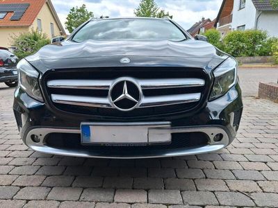 Mercedes GLA220