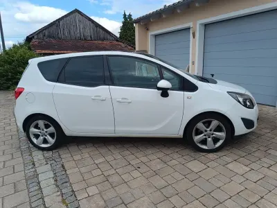 Gebraucht Opel Meriva Edition 120 PS (88 kW) 2011 Weiß Van / Kleinbus