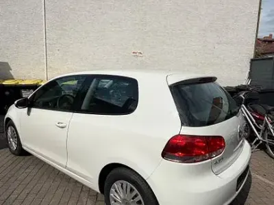 Gebraucht VW Golf VI Trendline 86 PS (63 kW) 2011 Weiß Kleinwagen