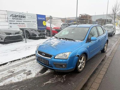 Gebraucht Ford Focus Titanium 136 PS (100 kW) 2005 Blau Limousine