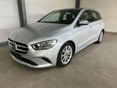 Käytetty Mercedes 180 Business 116 HP (85 kW) 2020 Hopea Sedan