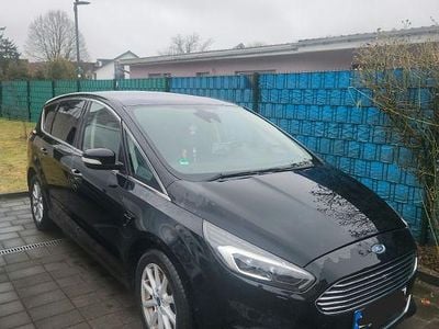 Gebraucht Ford S-MAX Titanium 179 PS (131 kW) 2016 Schwarz Van / Kleinbus