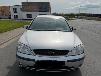 Gebraucht Ford Mondeo 110 PS (80 kW) 2001 Silber Limousine