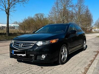 Second-hand Honda Accord Executive 201 CP (147 kW) 2011 Negru Break