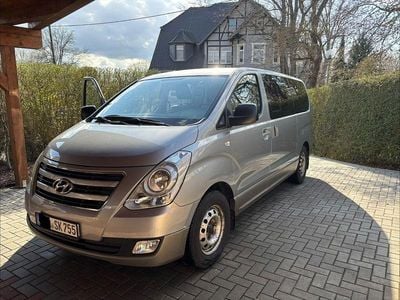 Gebraucht Hyundai H-1 170 PS (125 kW) 2015 Grau Van / Kleinbus