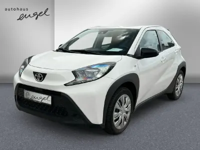 Gebraucht Toyota Aygo X Business Edition 72 PS (52 kW) 2024 Super white 2 SUV