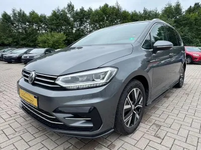 Gebraucht VW Touran Highline 150 PS (110 kW) 2020 Grau Van / Kleinbus