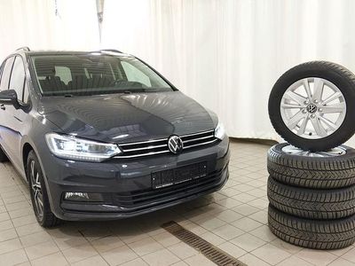 Gebraucht VW Touran Comfortline 150 PS (110 kW) 2024 Grau Van / Kleinbus