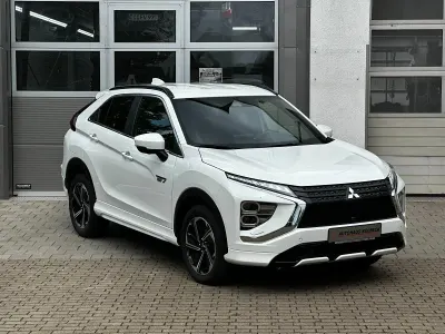 Gebraucht Mitsubishi Eclipse Cross Plus 188 PS (138 kW) 2022 Weiß SUV