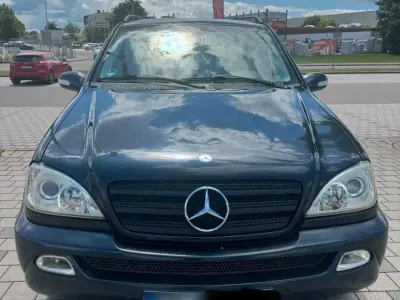 Gebraucht Mercedes ML270 163 PS (119 kW) 2005 Schwarz SUV