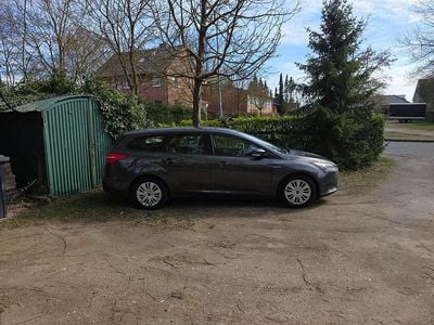 Gebraucht Ford Focus Trend 101 PS (74 kW) 2016 Grau Kombi