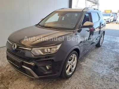 Gebraucht SsangYong Tivoli 163 PS (119 kW) 2022 Blau SUV