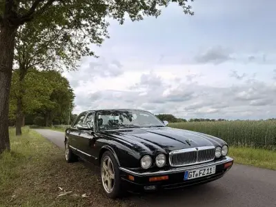 Gebraucht Jaguar X300 241 PS (177 kW) 1996 Schwarz Limousine