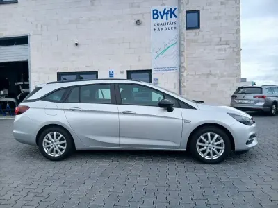 Gebraucht Opel Astra Business Elegance 131 PS (96 kW) 2022 Silber Kleinwagen