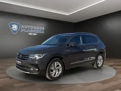Gebraucht VW Tiguan Elegance 190 PS (139 kW) 2022 Uranograu SUV