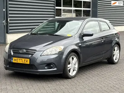 Gebraucht Kia ProCeed 90 PS (66 kW) 2010 Grau Kleinwagen