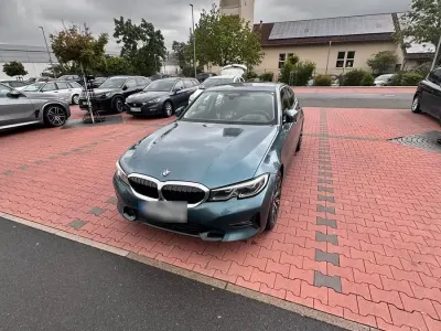 Gebraucht BMW 318 Sport Line 156 PS (114 kW) 2020 Blau Limousine