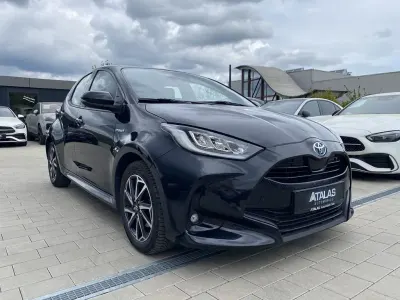 Gebraucht Toyota Yaris Hybrid Team 92 PS (67 kW) 2021 Schwarz Limousine