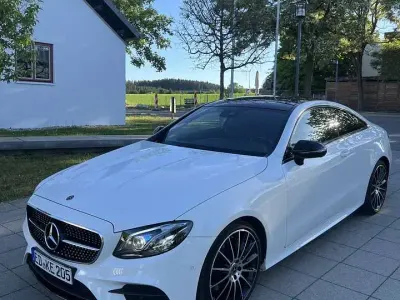 Gebraucht Mercedes E200 184 PS (135 kW) 2017 Weiß Coupé