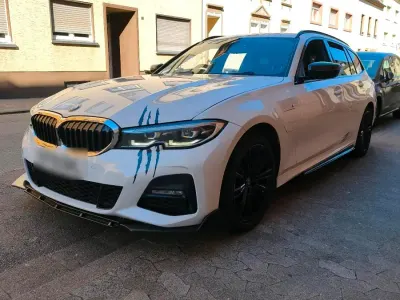Gebraucht BMW 330 M Sport 305 PS (224 kW) 2021 Weiß Kombi