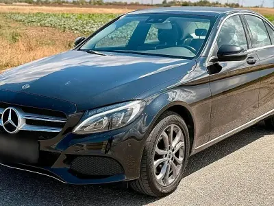 Gebraucht Mercedes C220 Avantgarde 170 PS (125 kW) 2017 Schwarz Limousine
