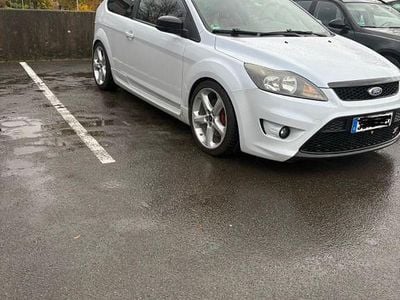 Weiß Gebraucht 2008 Ford Focus ST Limousine | 7.500 € (Fairer Preis)