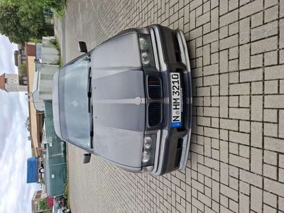 BMW 323
