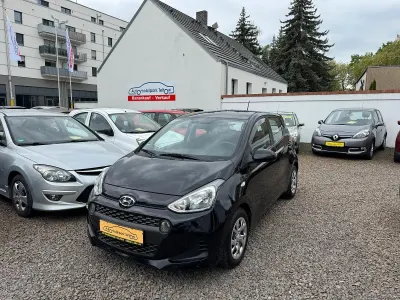Gebraucht Hyundai i10 Trend 67 PS (49 kW) 2019 Schwarz Kleinwagen