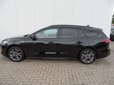Gebraucht Ford Focus ST-Line X 155 PS (114 kW) 2024 Obsidianschwarz Kombi