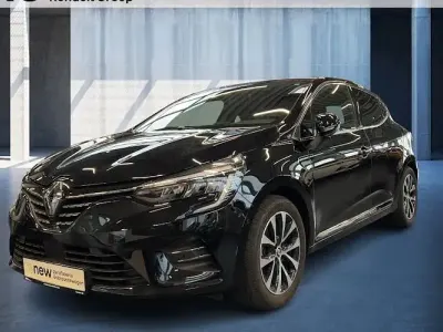Używany Renault Clio V Techno 158 KM (116 kW) 2023 Czarny Sedan/Limuzyna