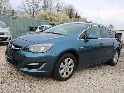 Gebraucht Opel Astra Exklusiv 136 PS (100 kW) 2014 Blau Kombi