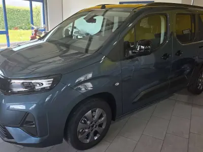 Neu Opel Combo Edition 131 PS (96 kW) 2026 Kiama blau Van / Kleinbus