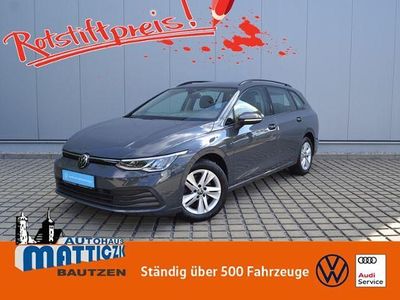 Delfingrau metallic (metallic) Gebraucht 2021 VW Golf VIII Life Kombi | 19.789 € (Etwas zu teuer)