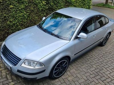 Usata VW Passat Highline 178 CV (130 kW) 2004 Argento Berlina