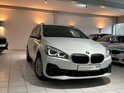 Gebraucht BMW 218 Active Tourer Performance 150 PS (110 kW) 2019 Weiß Van / Kleinbus