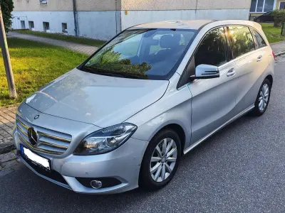 Gebraucht Mercedes B180 122 PS (89 kW) 2014 Grau Kleinwagen