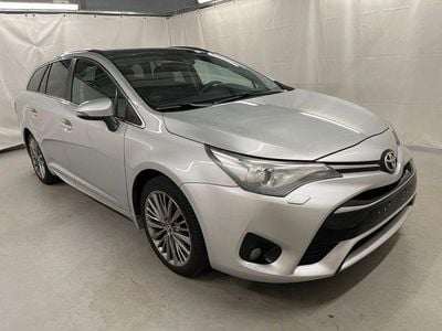 Second-hand Toyota Avensis Comfort 143 CP (105 kW) 2015 Argintiu Break