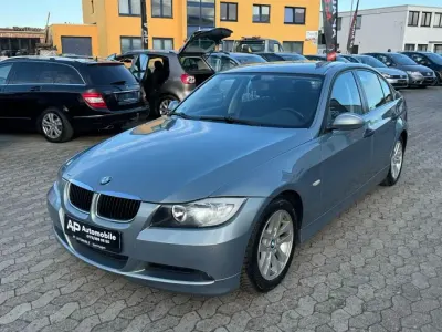 Gebraucht BMW 318 Sport Line 129 PS (94 kW) 2006 Blau Limousine