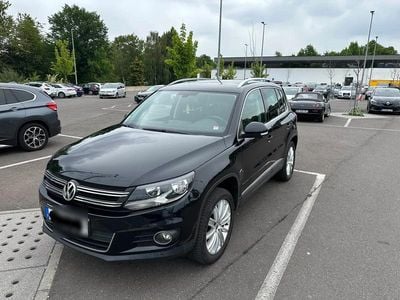 Schwarz Gebraucht 2012 VW Tiguan Sportline SUV | 9.999 € (Etwas zu teuer)